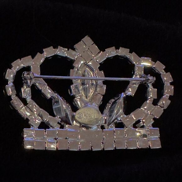Vintage KJL large rhinestone crown brooch 2.5” x 2” - Picture 2 of 4
